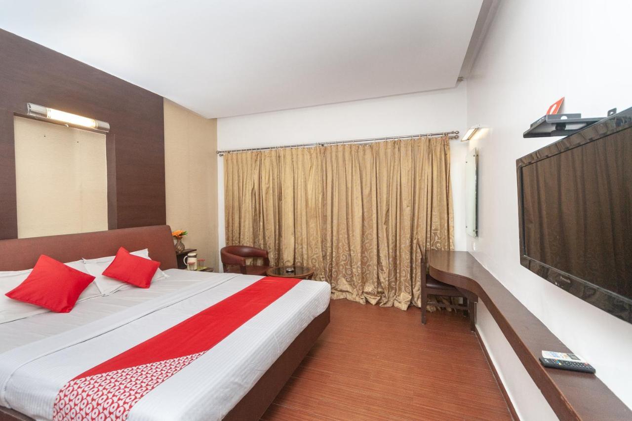 Oyo 19674 Apoorva'S Guest House Ченай Екстериор снимка